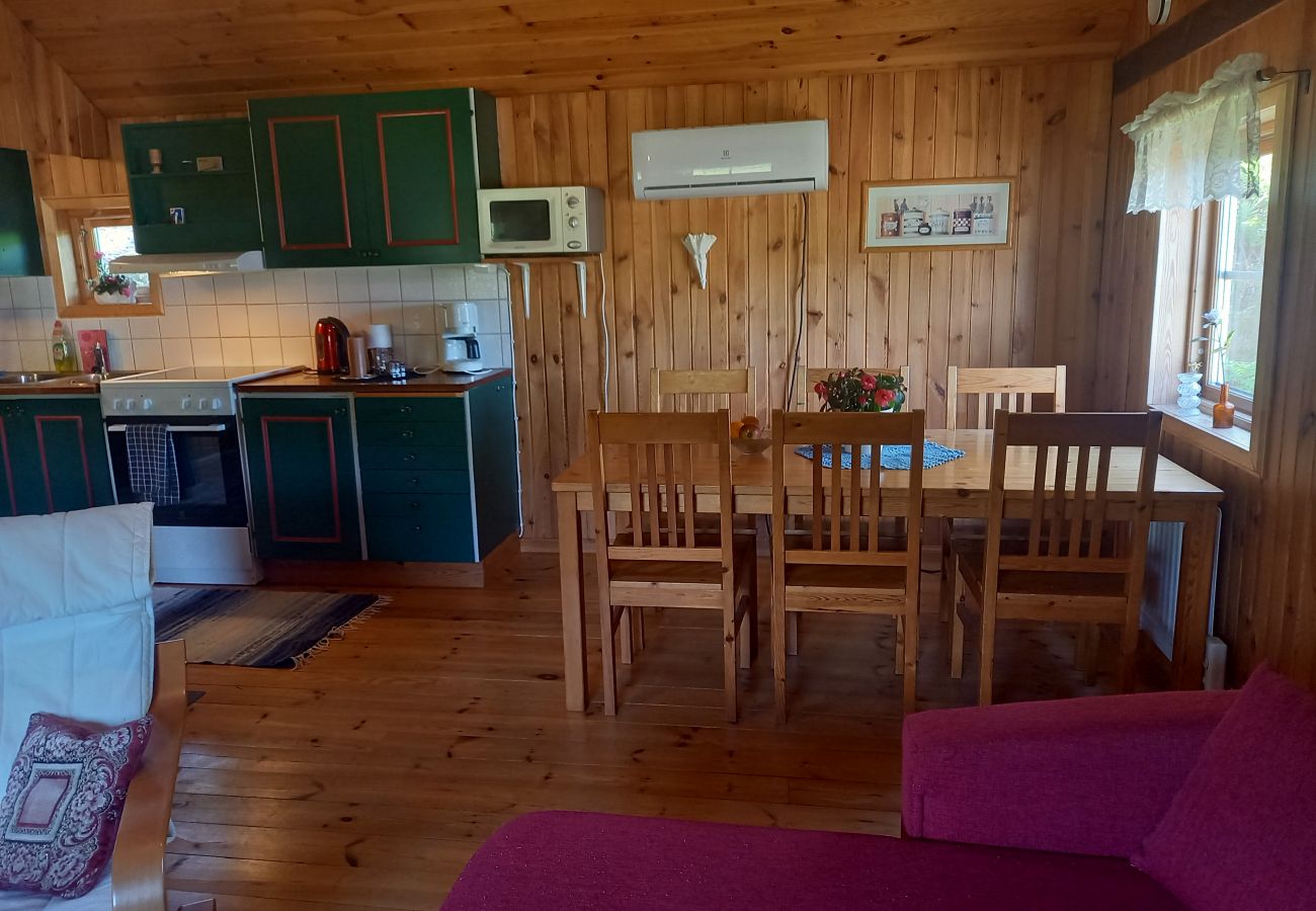 House in Karl Gustav - Holiday home between the lakes Oklången and Mäsen