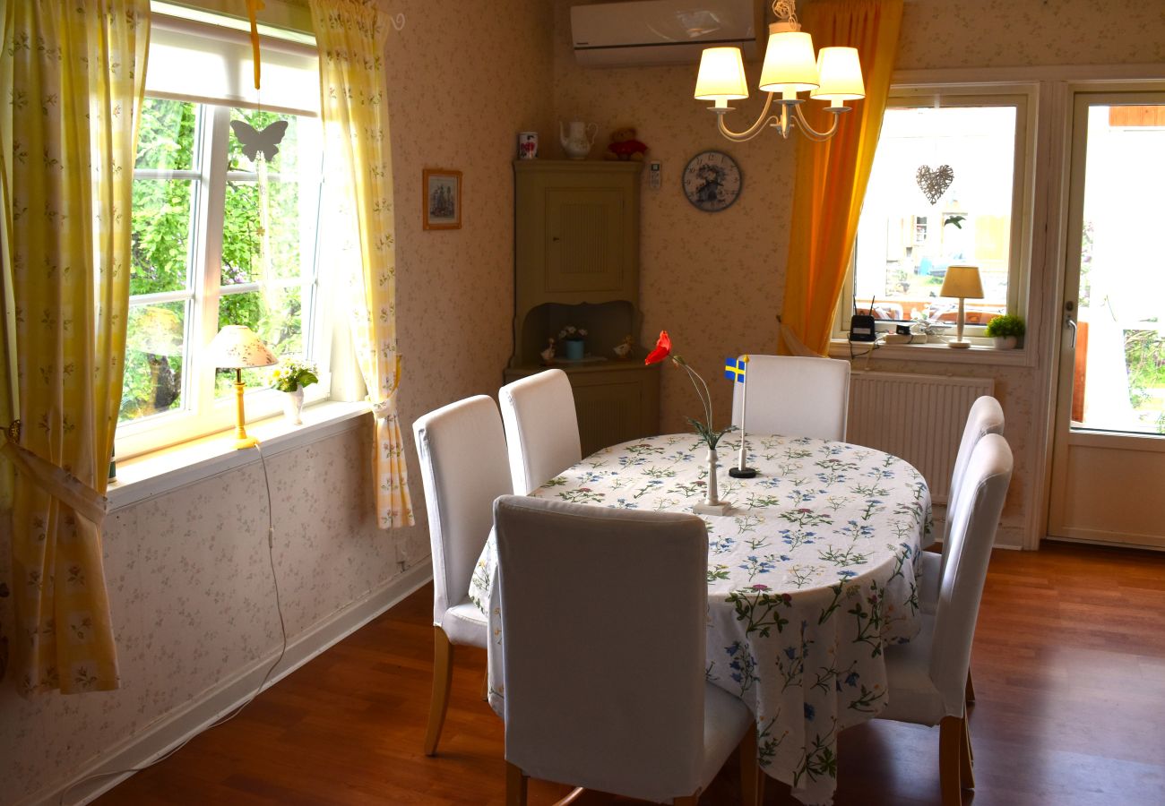 House in Vena - Cozy holiday home not far from Astrid Lindgren's world
