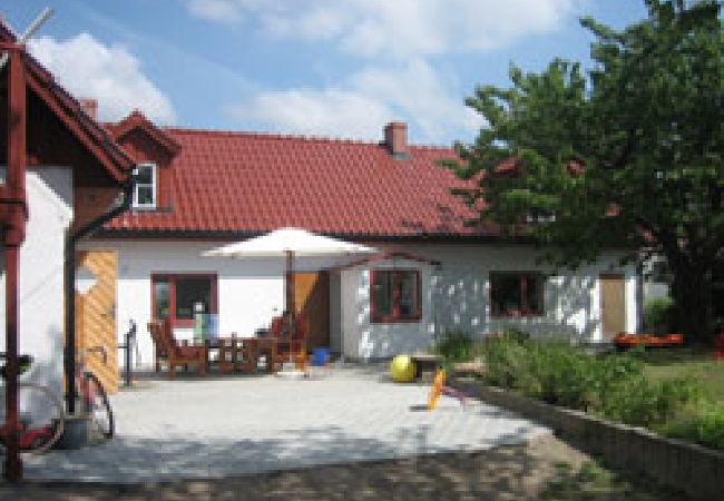 House in Köpingebro - Two holiday homes in Österlen 800 meters from the sandy beach