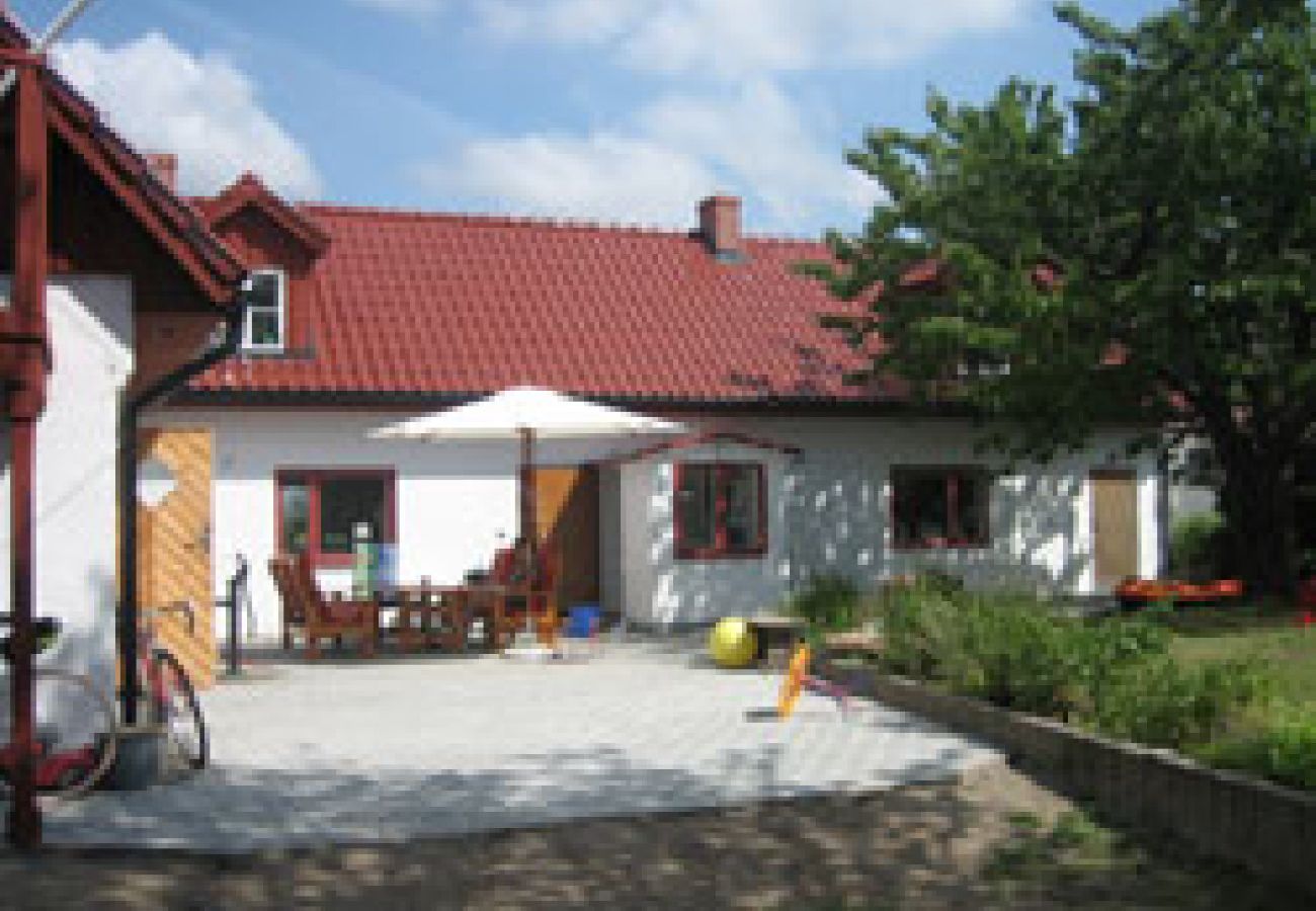 House in Köpingebro - Two holiday homes in Österlen 800 meters from the sandy beach