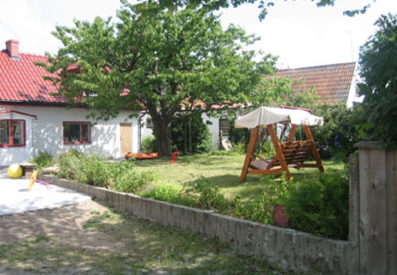 House in Köpingebro - Two holiday homes in Österlen 800 meters from the sandy beach