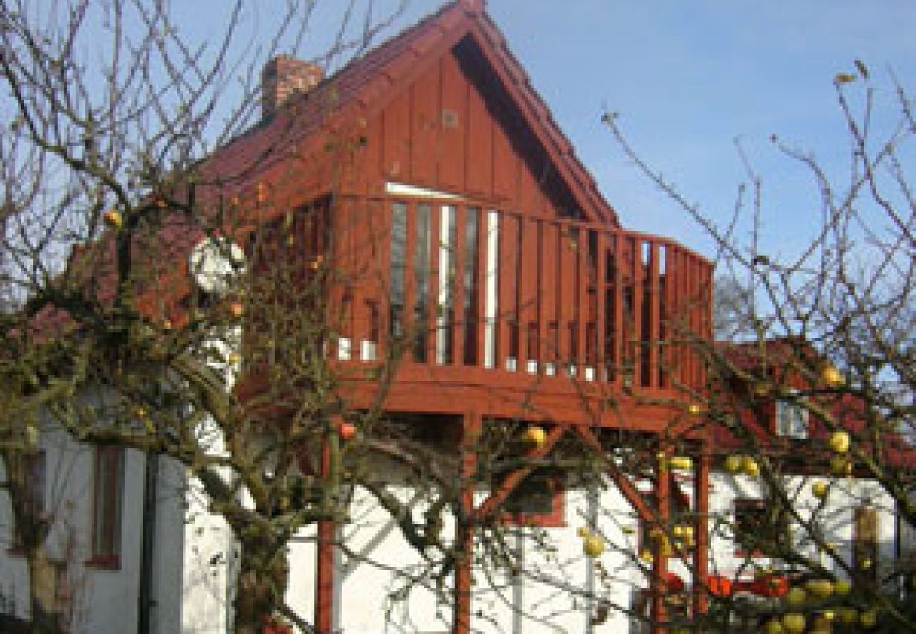 House in Köpingebro - Two holiday homes in Österlen 800 meters from the sandy beach