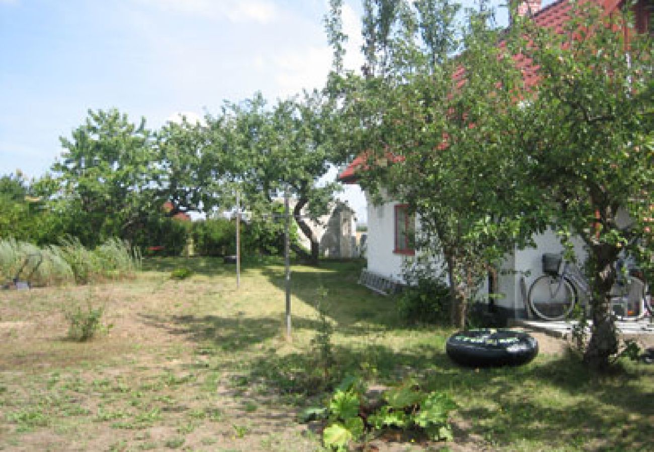 House in Köpingebro - Two holiday homes in Österlen 800 meters from the sandy beach