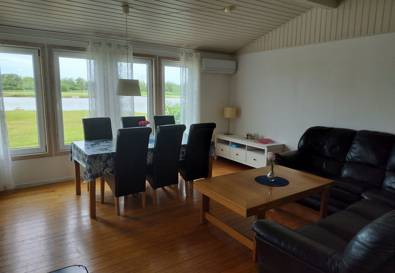 House in Köpingsvik - Beautiful holiday home with lake views on Öland