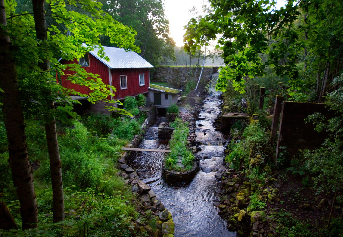 House in Alingsås - Living and fishing in wonderful nature!