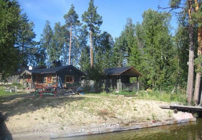 House in Liden - Log cabin right on the lake with boat