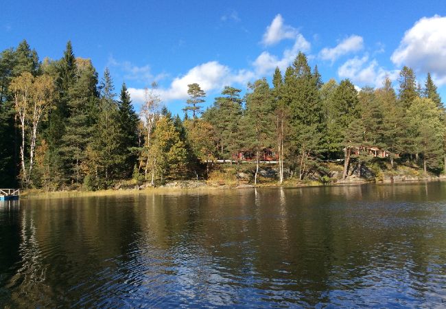 House in Hällingsjö - Holiday at a bathing lake in Halland