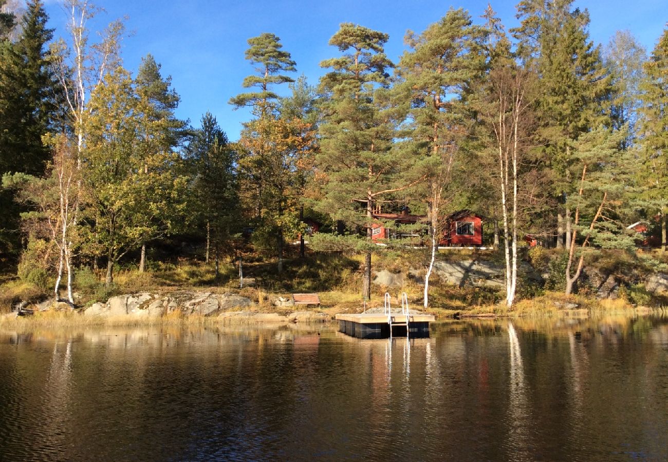 House in Hällingsjö - Holiday at a bathing lake in Halland