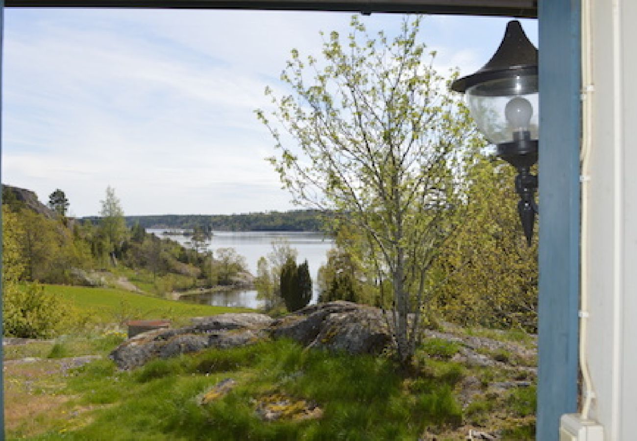 House in Vikbolandet - Archipelago cottage with lake views in all 3 directions