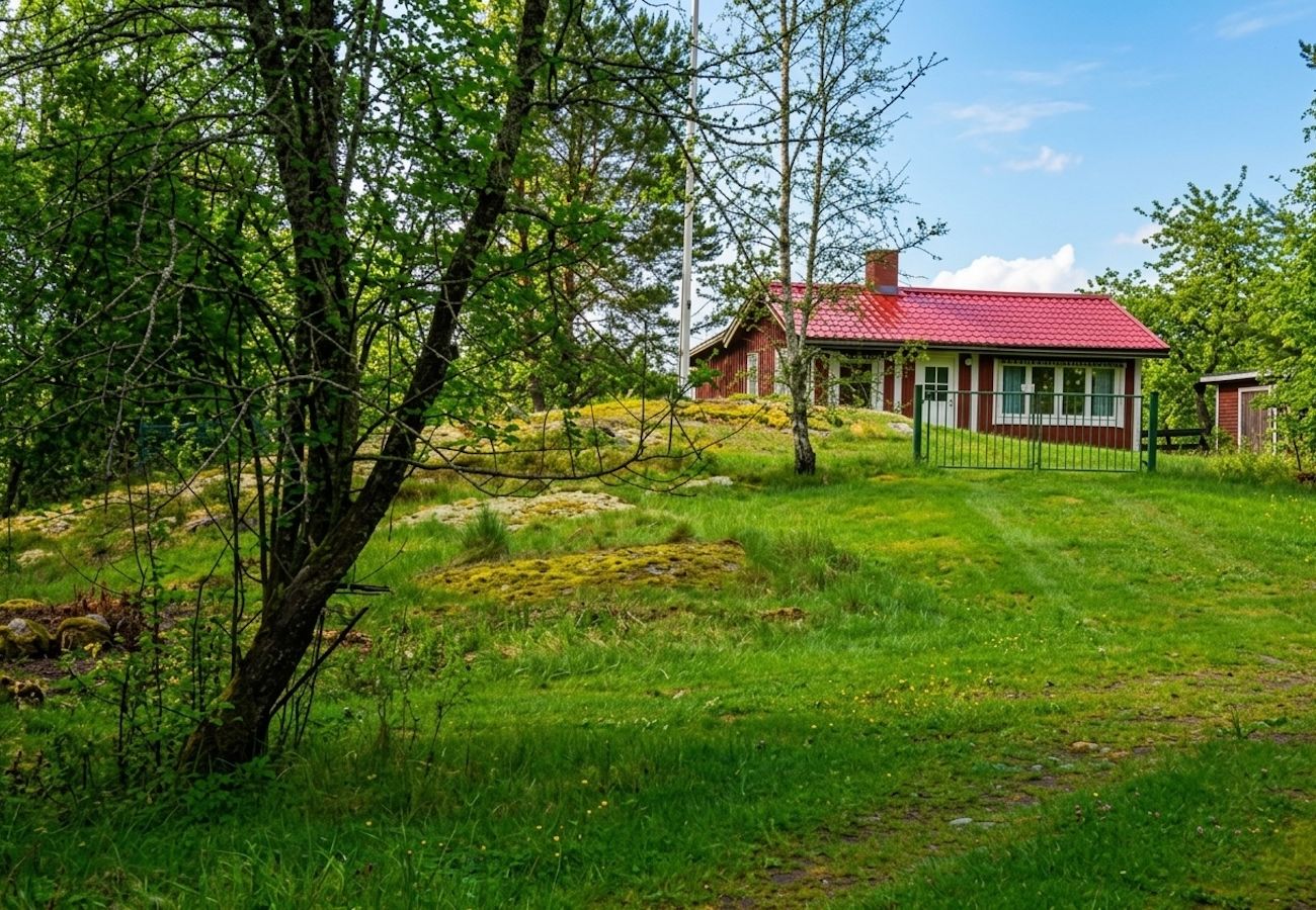 House in Vikbolandet - With lake views on the east coast of Sweden
