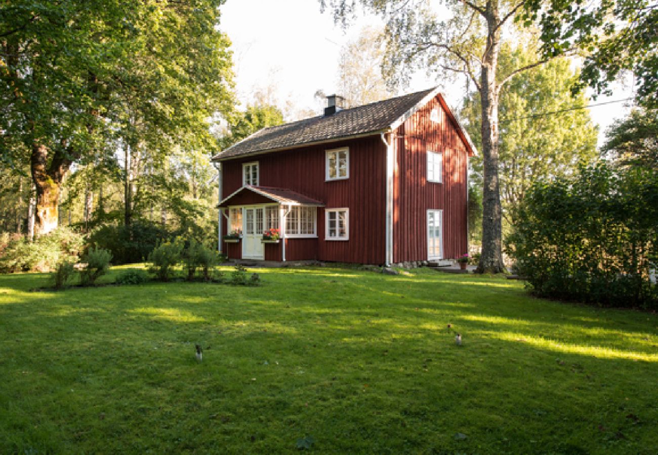 House in Brålanda - Lindeskogen