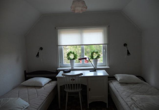 House in Kristinehamn - Holidays surrounded between forest and pastures - 500 meters from Lake Vänern