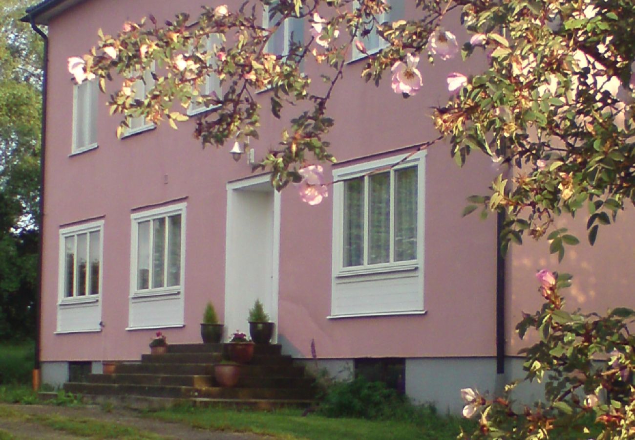 House in Herrljunga - The Pink House House in Herrljunga - The Pink House
