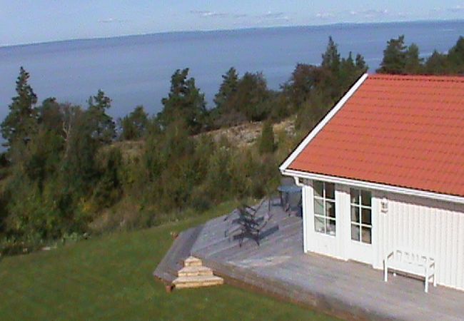 House in Ödeshög - Panoramic views and holidays at Lake Vättern