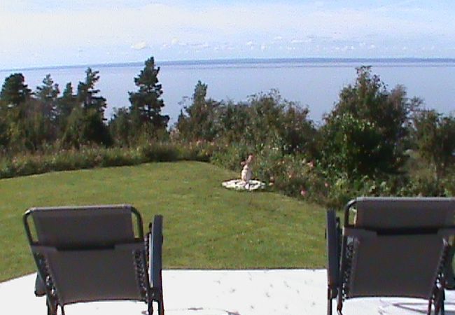 House in Ödeshög - Panoramic views and holidays at Lake Vättern