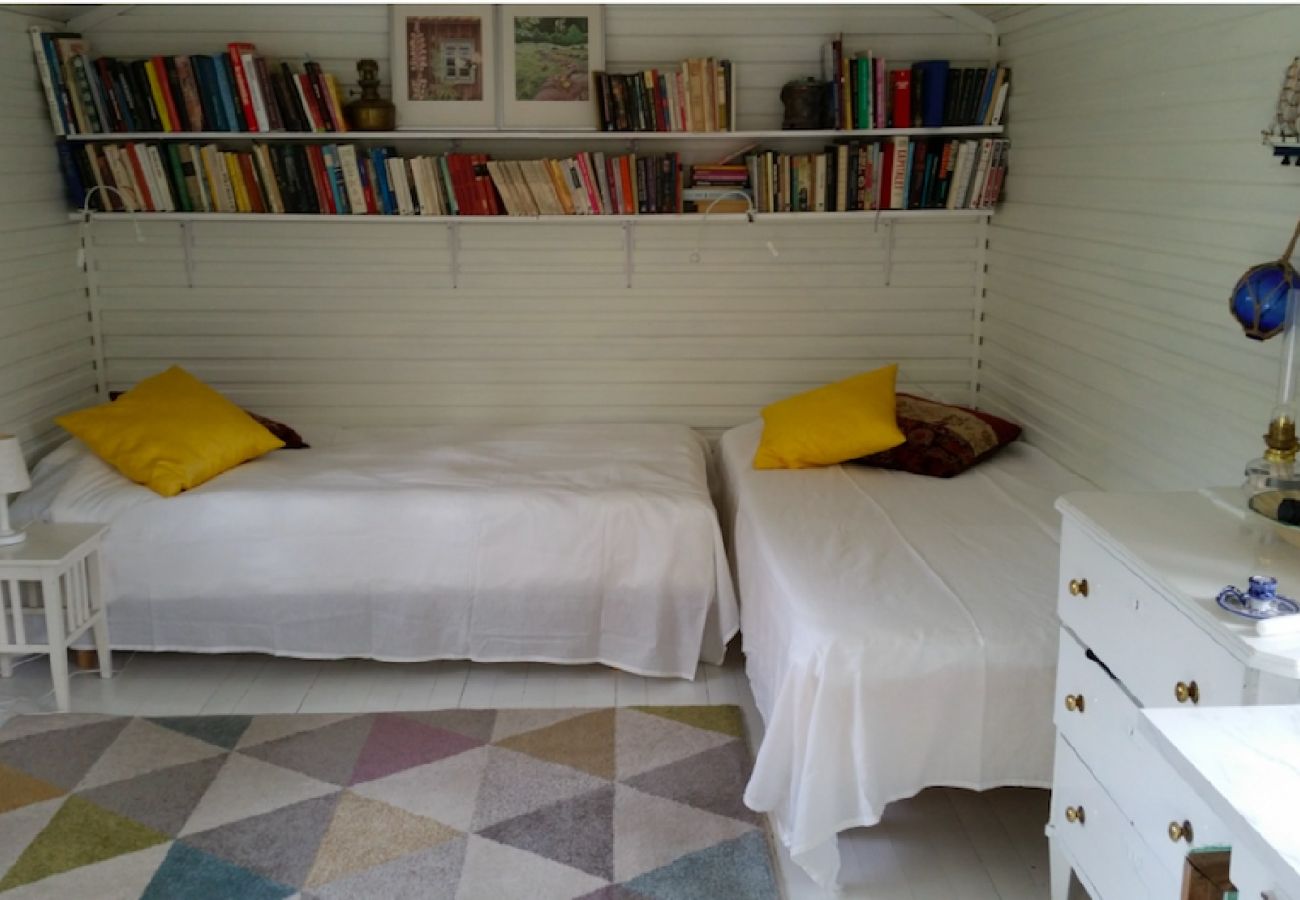 House in Tyresö - Fresh little holiday home in Stockholm's southern archipelago