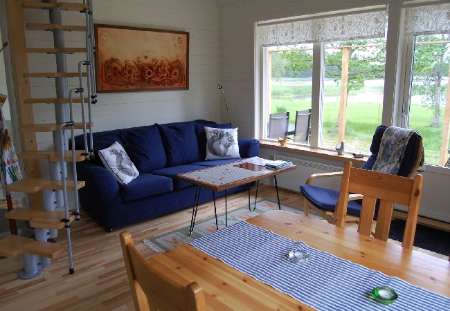 House in Vegby - Holiday home with exclusive location in its own bay in the lake Åsunden