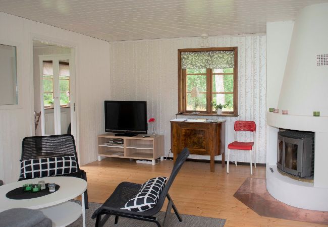 House in Holsbybrunn - Red and white holiday home beautifully situated by the river Emån
