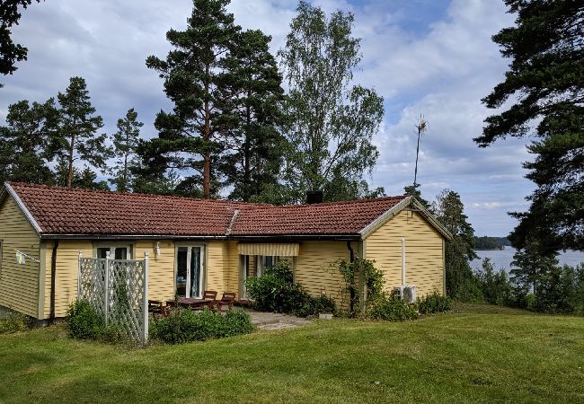 House in Nyköping - Charming holiday home with lake views in Södermanland House in Nyköping - Charming holiday home with lake views in Södermanland