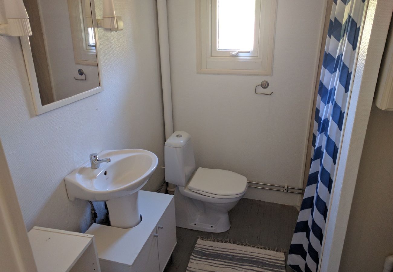 House in Nyköping - Charming holiday home with lake views in Södermanland