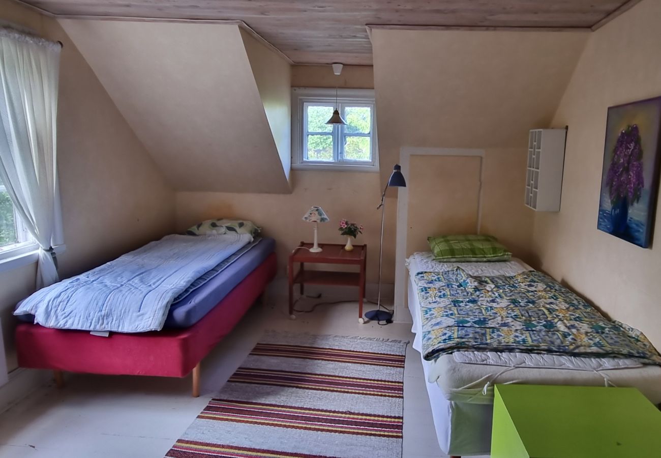House in Ålem - Large, Quiet, GENUINE with many rooms near the sea.