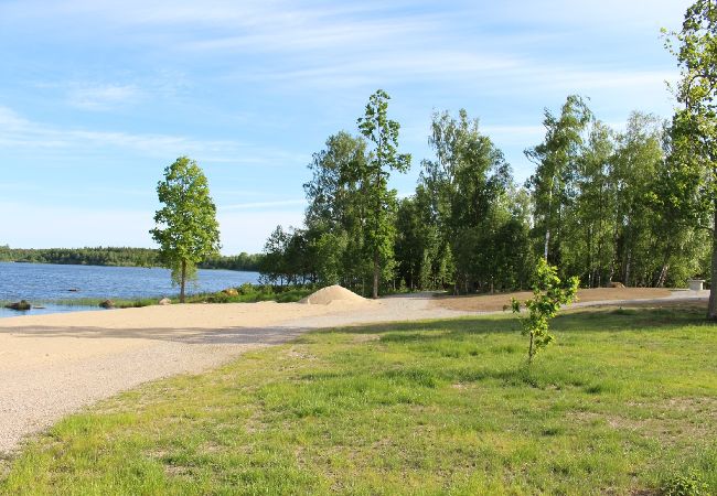 House in Väckelsång - Dream vacation by the lake with motor boat and pool in front of the door