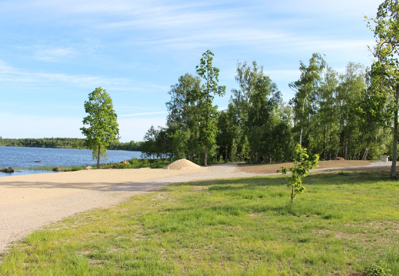 House in Väckelsång - Dream vacation by the lake with motor boat and pool in front of the door