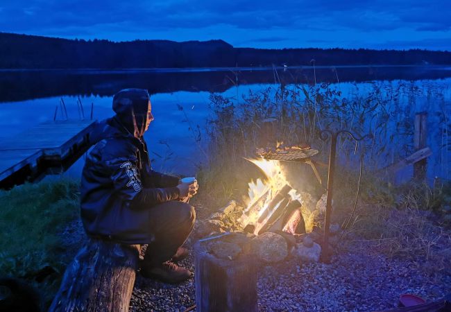 House in Gällö - Wonderful holiday home right on the lake with sauna, WiFi and wilderness pool