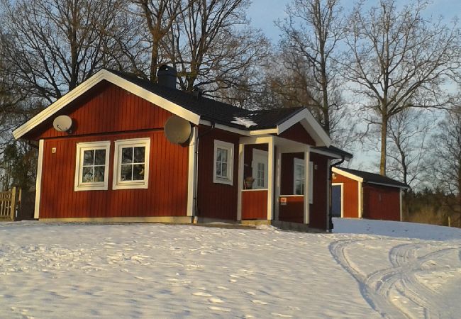 House in Ambjörnarp - Holidays not far from the lake with the possibility of fishing and boat House in Ambjörnarp - Holidays not far from the lake with the possibility of fishing and boat