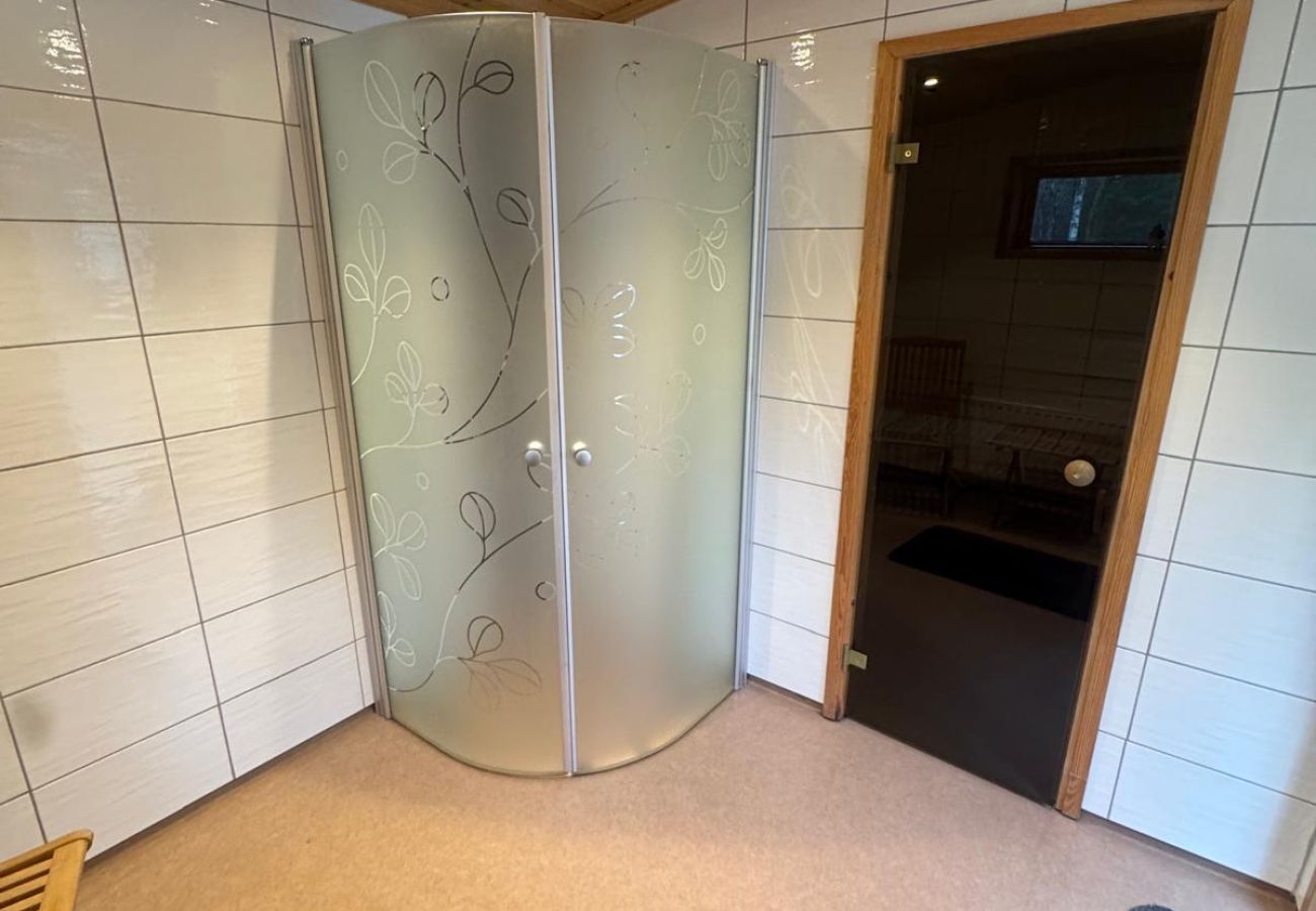 House in Sexdrega - Holidays with a boat at the lake