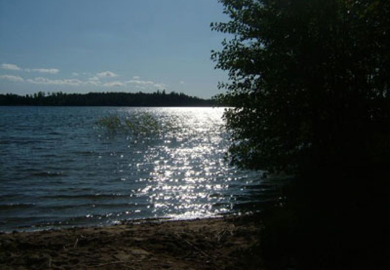 House in Bergshamra - Older cottage by the lake with a boat in Roslagen