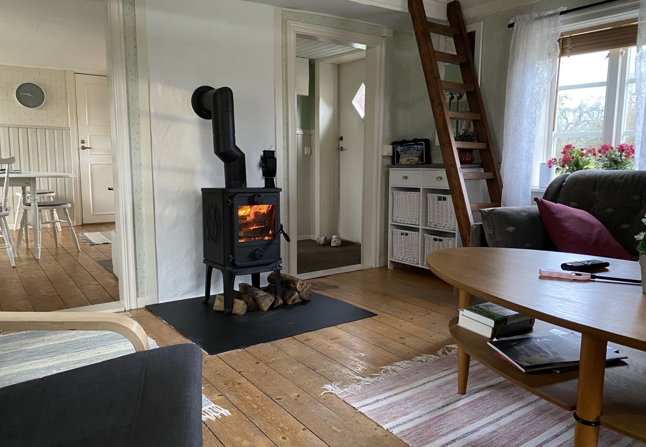 House in Tvärred - Holidays at the lake in southern Sweden with a boat
