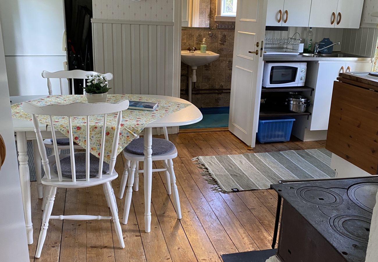 House in Tvärred - Holidays at the lake in southern Sweden with a boat
