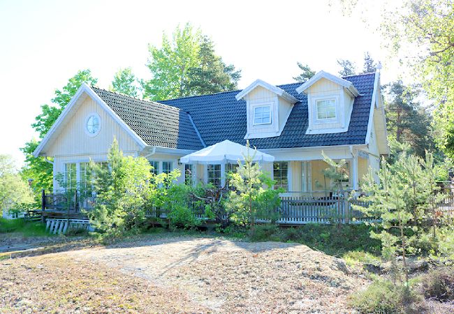 House in Svartsjö - Nature and city vacation near Stockholm in the countryside