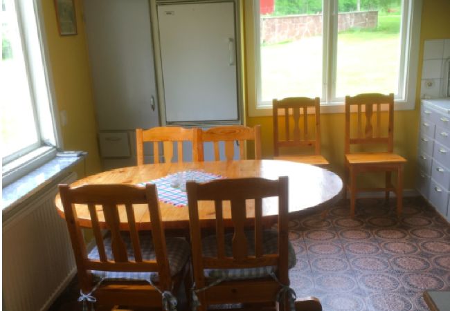 House in Vetlanda - Inexpensive holiday by the lake in Småland House in Vetlanda - Inexpensive holiday by the lake in Småland
