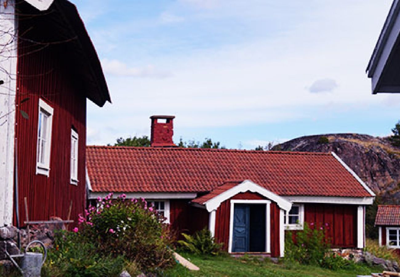 House in Sankt Anna - Cozy old cottage on a island in the archipilago