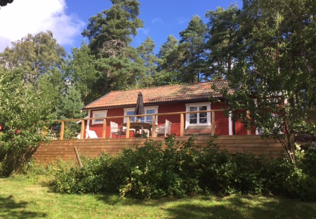 House in Värmdö - Holidays in the Stockholm archipelago 20 meters from the sea