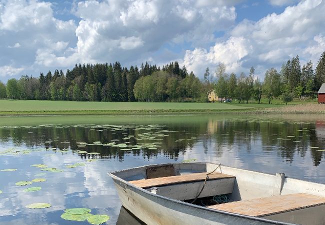 House in Högsäter - Beautiful Lake Property with Private bridge and Boat