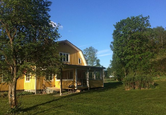 House in Högsäter - Beautiful Lake Property with Private bridge and Boat