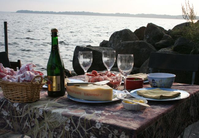 Apartment in Bromölla - Beautiful holiday apartment right on the lake with boat, canoe, internet and jacuzzi Apartment in Bromölla - Beautiful holiday apartment right on the lake with boat, canoe, internet and jacuzzi