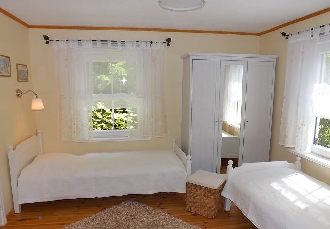 House in Rosenfors - Quietly located cottage right next to the forest and 300 m from the water House in Rosenfors - Quietly located cottage right next to the forest and 300 m from the water