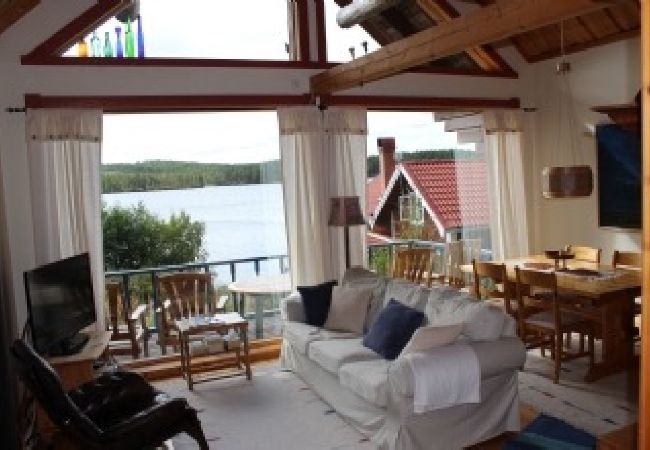 House in Mora - Attractive timber lodge near lake beach 