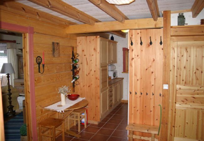 House in Mora - Attractive timber lodge near lake beach  House in Mora - Attractive timber lodge near lake beach