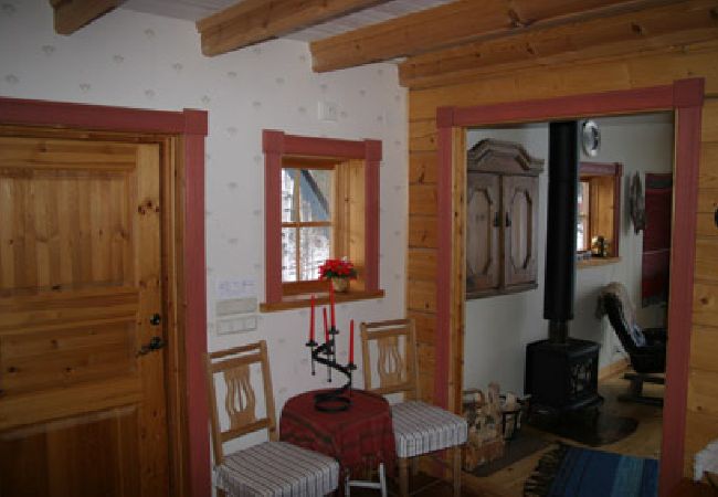 House in Mora - Attractive timber lodge near lake beach  House in Mora - Attractive timber lodge near lake beach