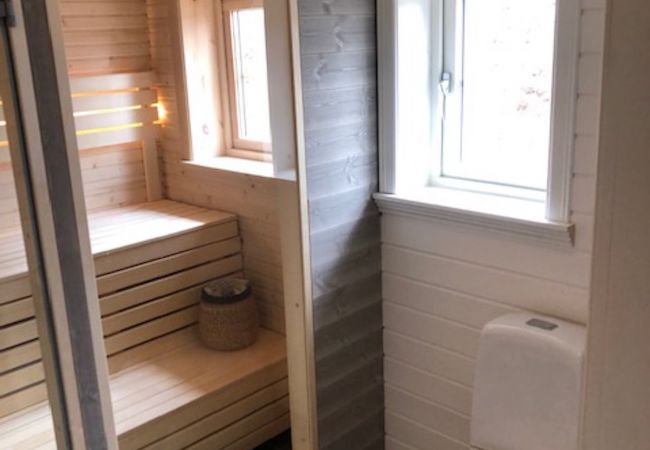 House in Mora - Attractive timber lodge near lake beach  House in Mora - Attractive timber lodge near lake beach