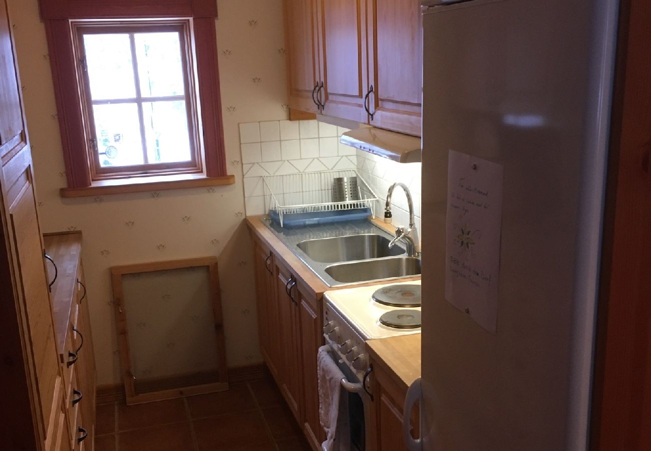 House in Mora - Attractive timber lodge near lake beach 