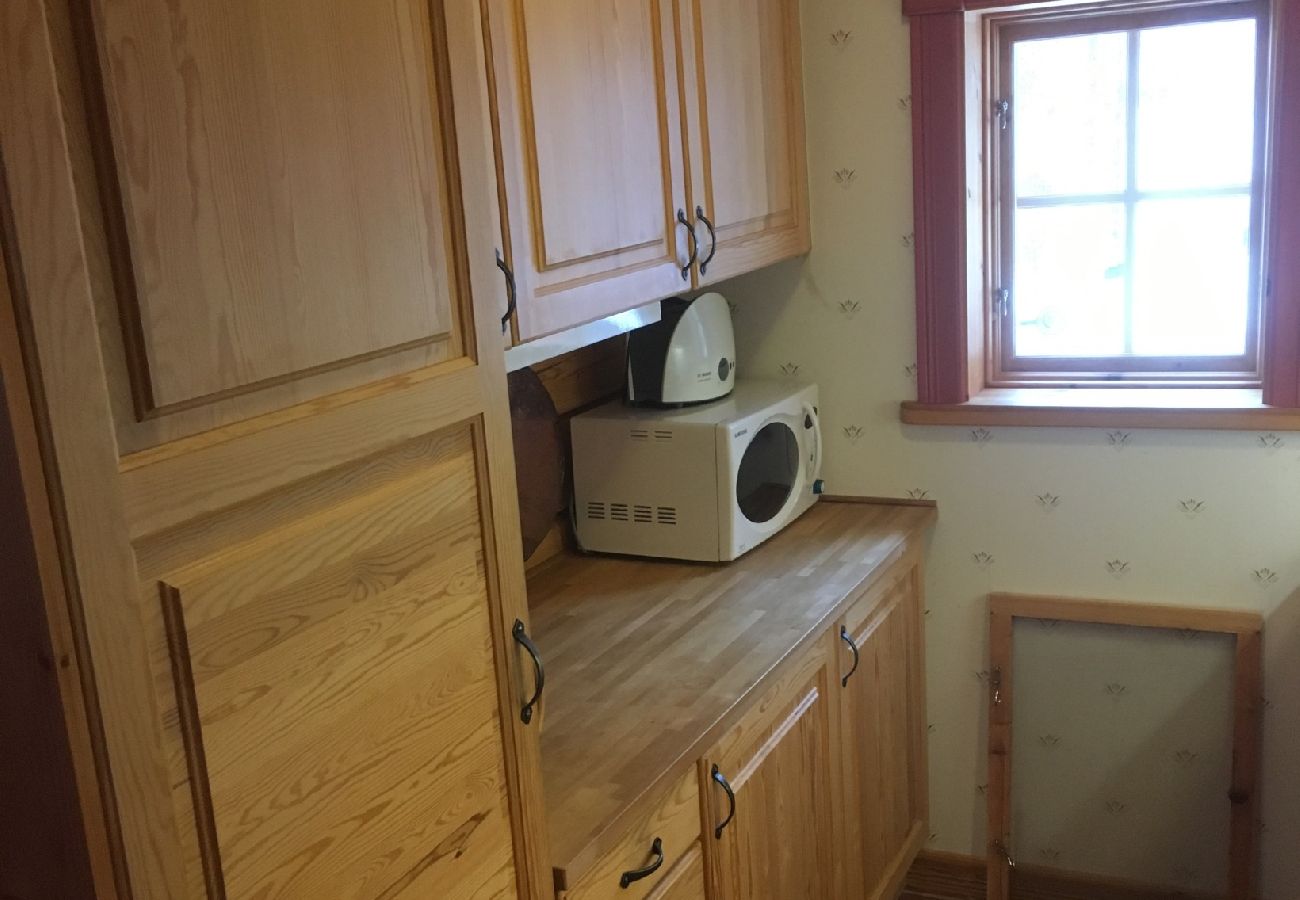 House in Mora - Attractive timber lodge near lake beach 