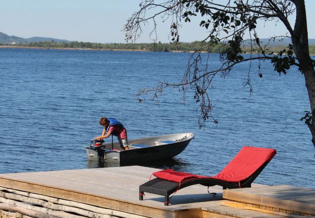 House in Bräcke - Wonderful comfort log home right on the lake