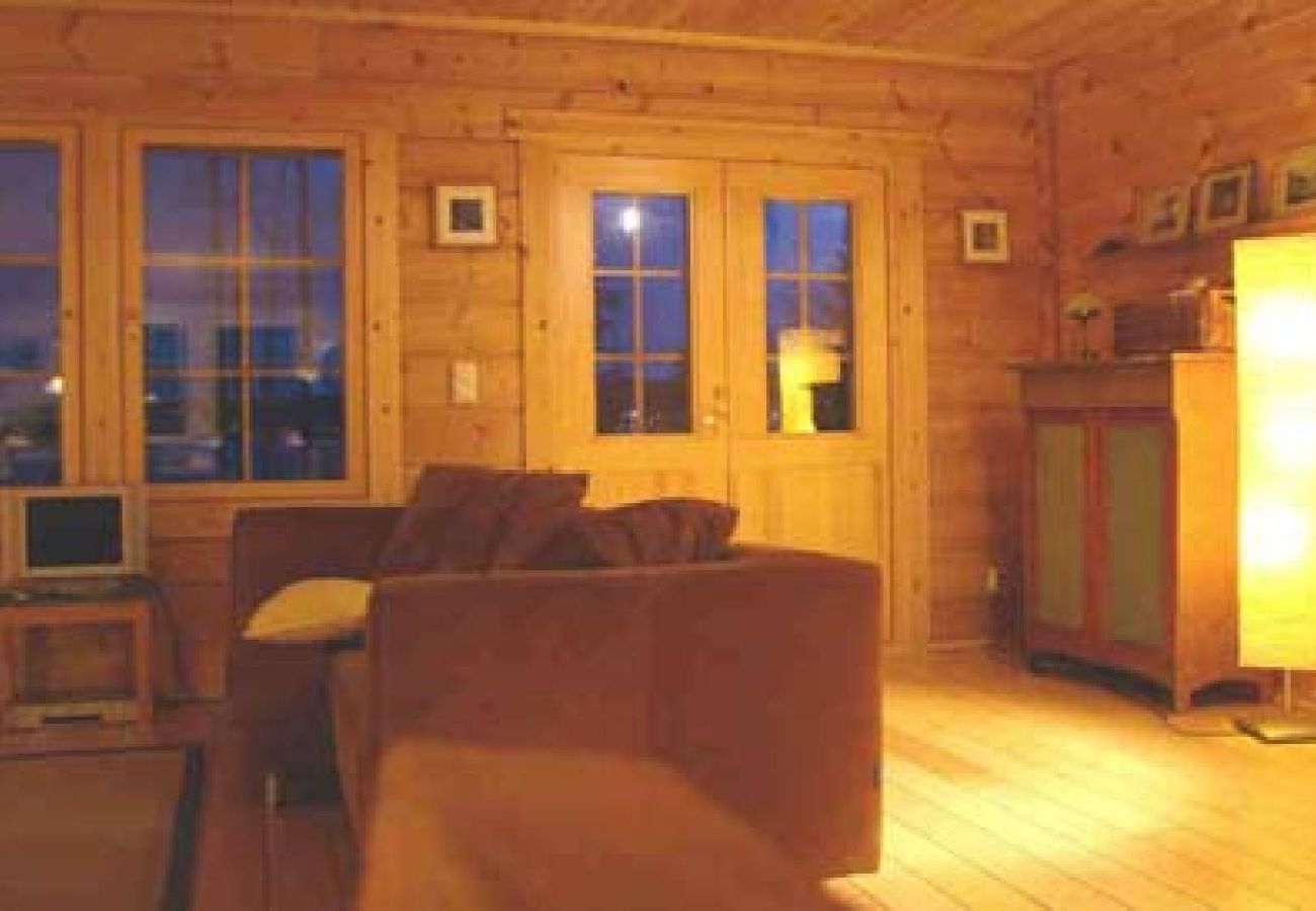 House in Bräcke - Wonderful comfort log home right on the lake