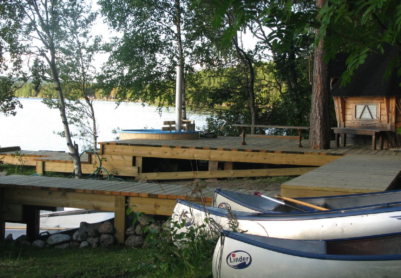 House in Bräcke - Wonderful comfort log home right on the lake